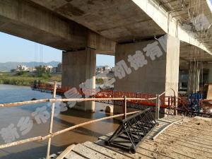 橋梁吊籃施工現場